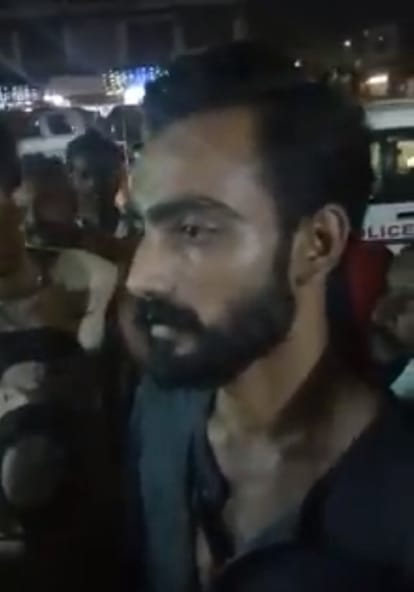 kerala police manhandled man in thrissur, public came to protect him