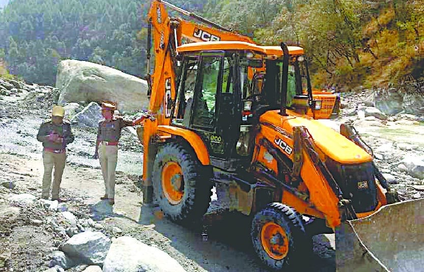 Police raids on Gori river