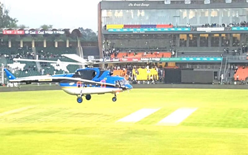 pakistan army helicopter dry cricket field in psl match