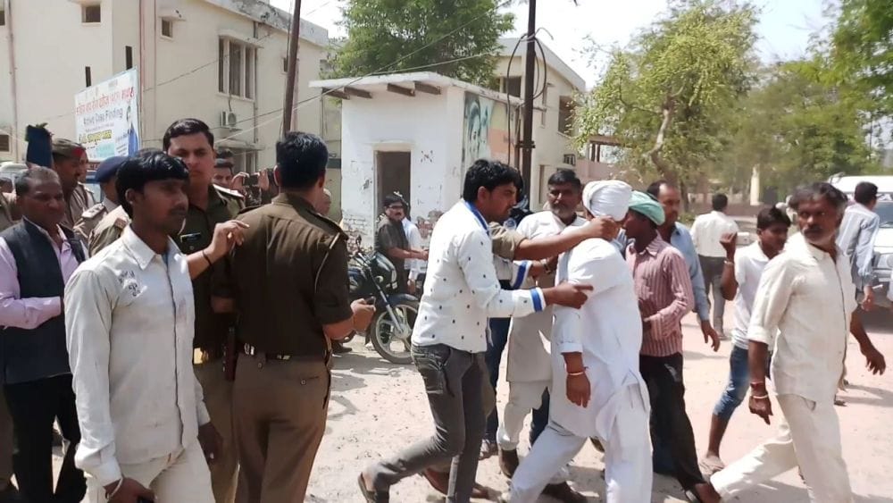 mathura three teenager died in road accident 