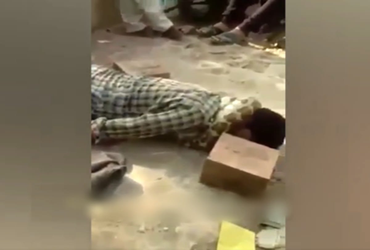 Python clutched the throat of a man at Mau in uttar pradesh