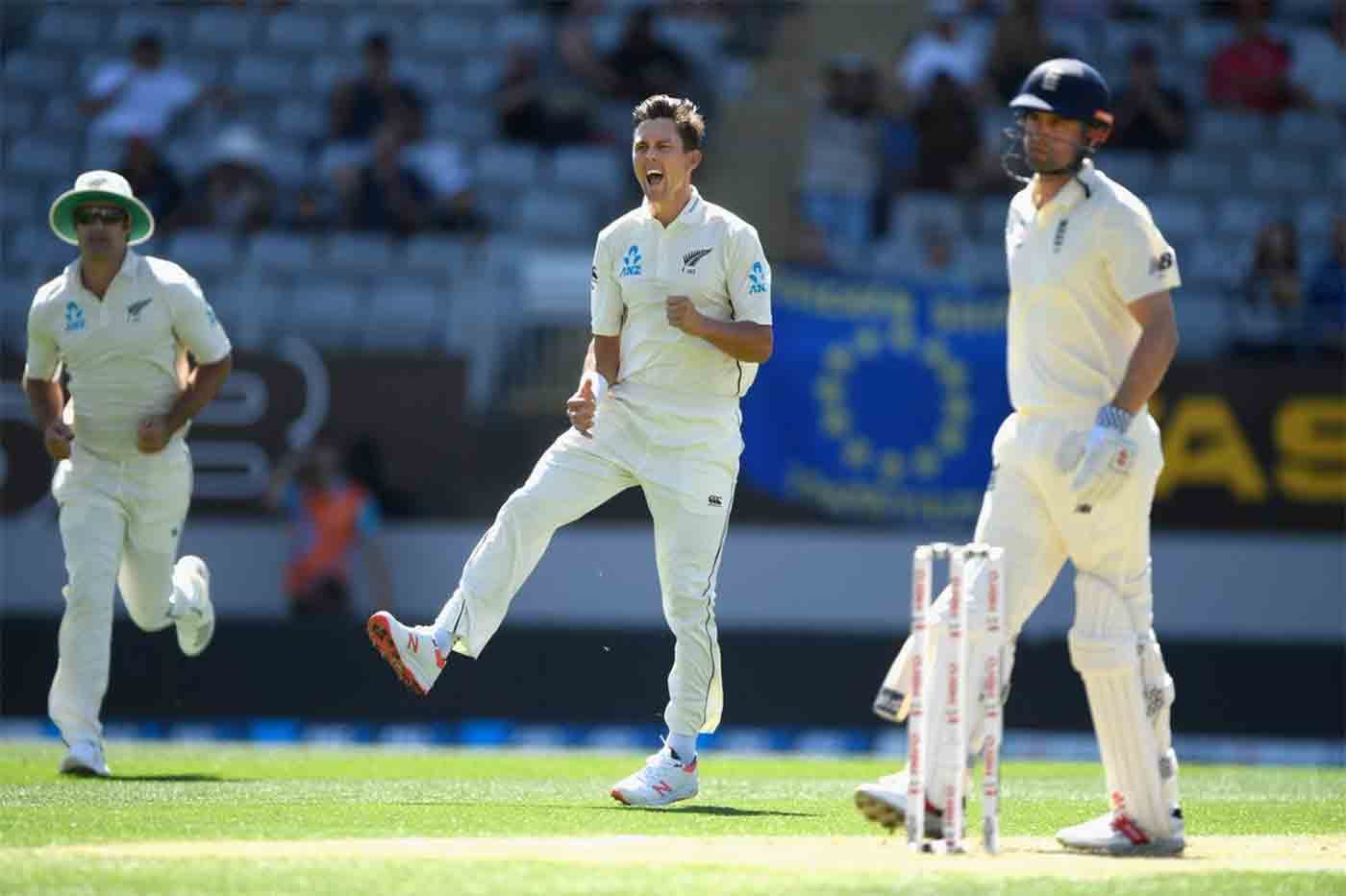 trent boult gets six wickets in just 15 deliveries against sri lanka