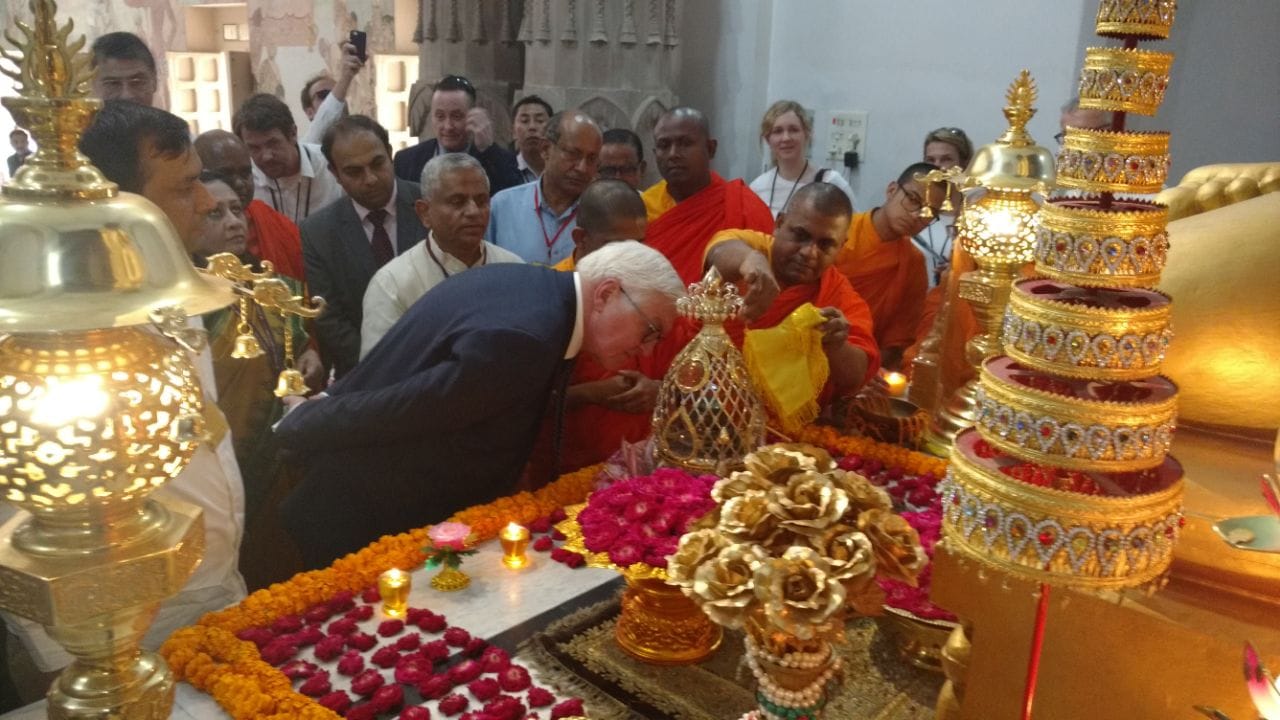 see the photos of german president sarnath visit