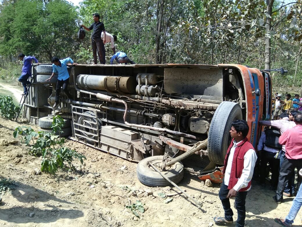 bus accident in balrampur due to steering fail
