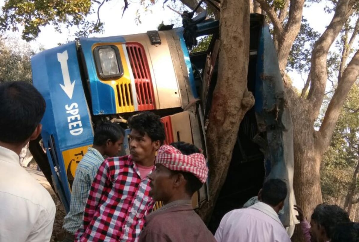 accidents in bahraich, two dead, 32 injured