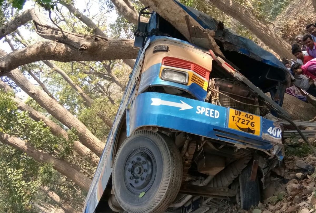 accidents in bahraich, two dead, 32 injured