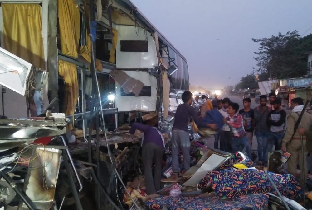 bus accident in barabanki.