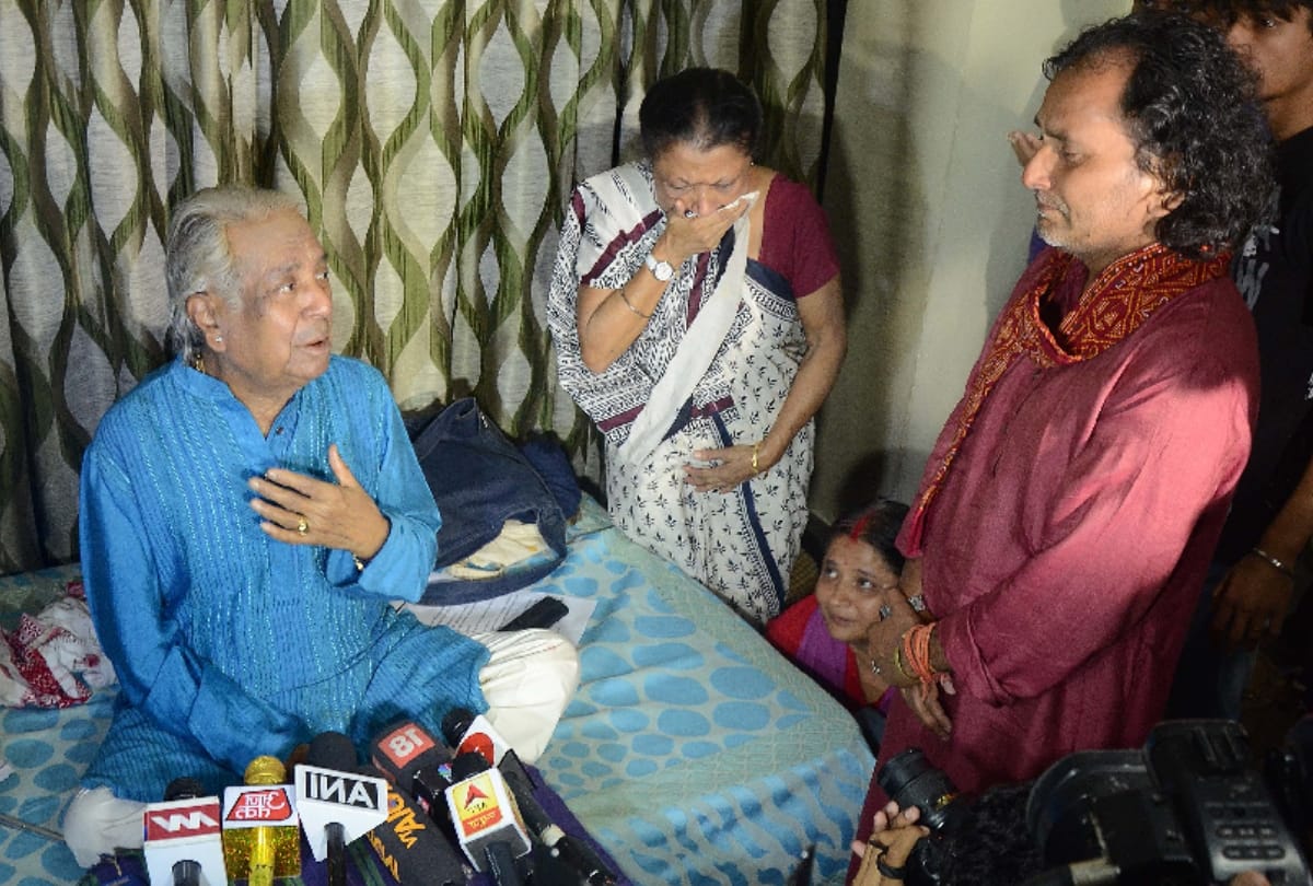 ninth class girl suicide: birju maharaj talked about his student in a press conference