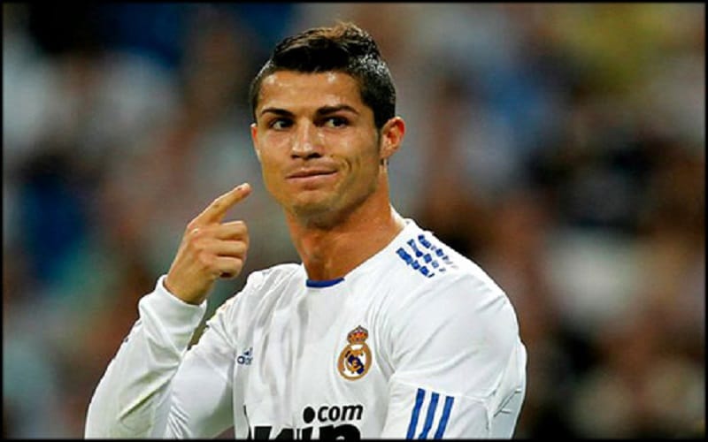 cristiano Ronaldo wants same salary as lionel messi