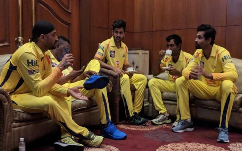 dhoni and csk players dancing video goes viral 