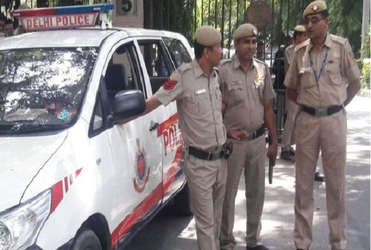 speedy car hit delhi police asi in air then fell on car forward window break it enter in car injured