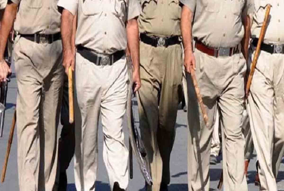 14 man trapped in fake police case in up