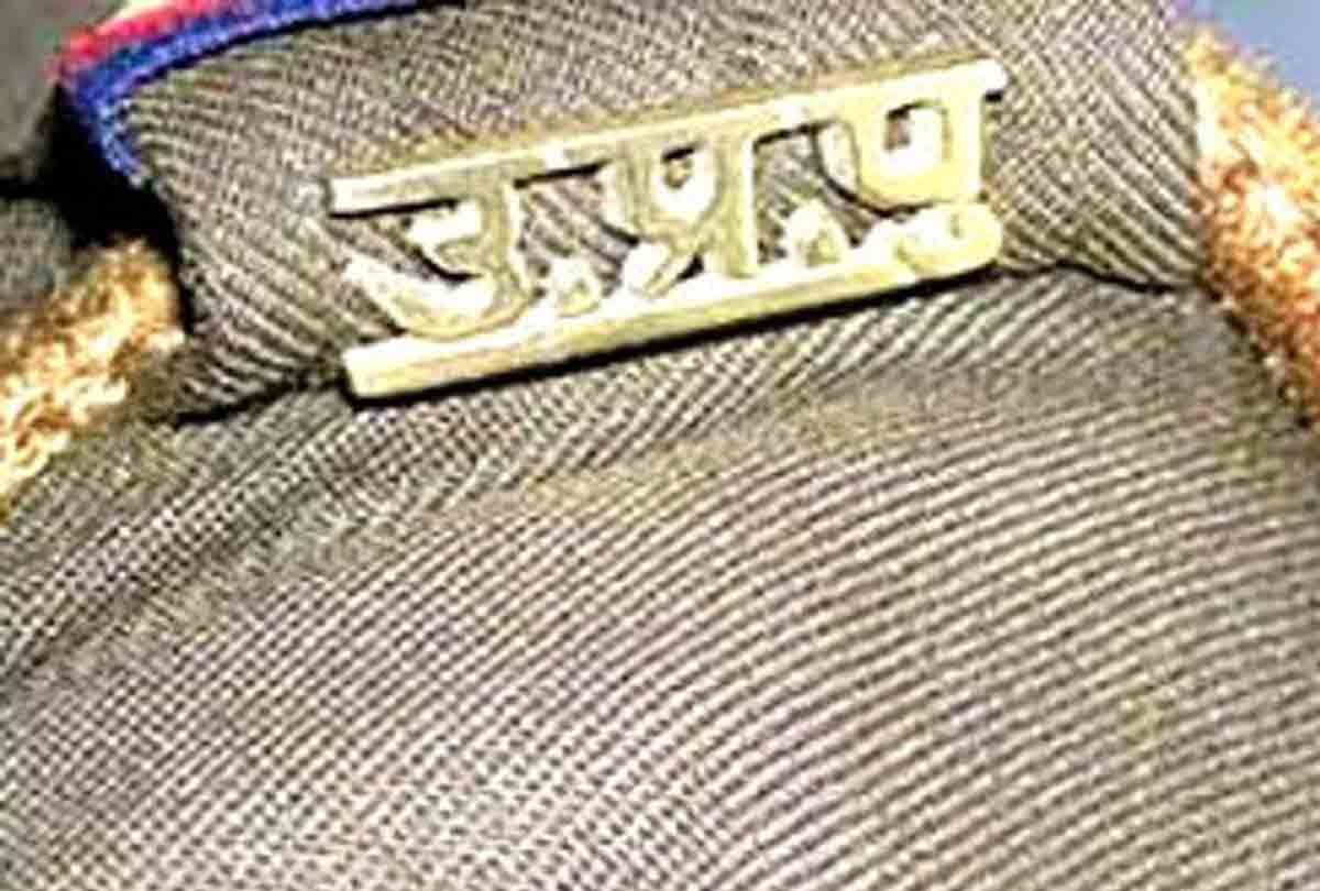 14 man trapped in fake police case in up