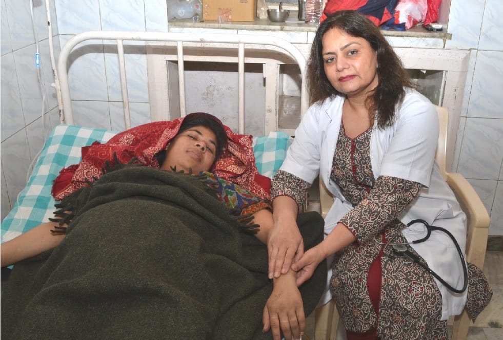 Women give birth four child together in roorkee