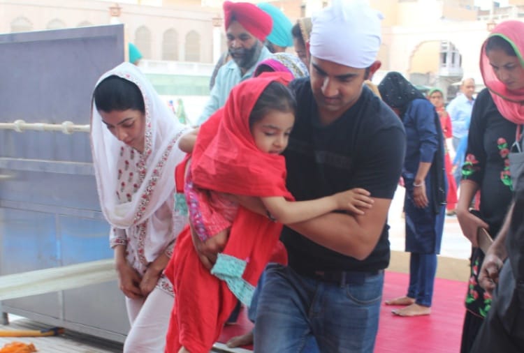 indian cricket team star opener gautam gambhir at golden temple