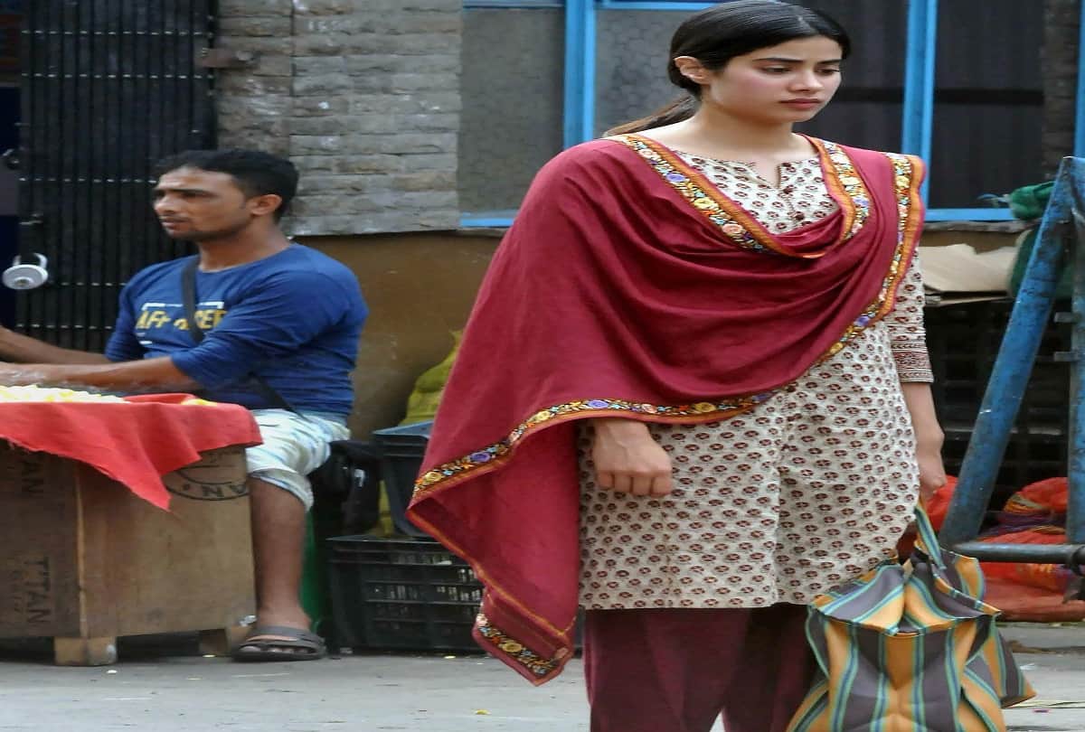 Film Dhadak Starring Jhanvi Kapoor Shooting In Kolkata Pictures Leaked Despite Phone Ban