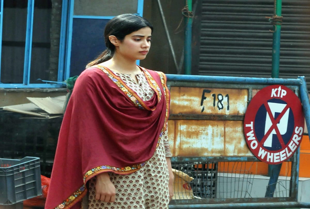 Film Dhadak Starring Jhanvi Kapoor Shooting In Kolkata Pictures Leaked Despite Phone Ban