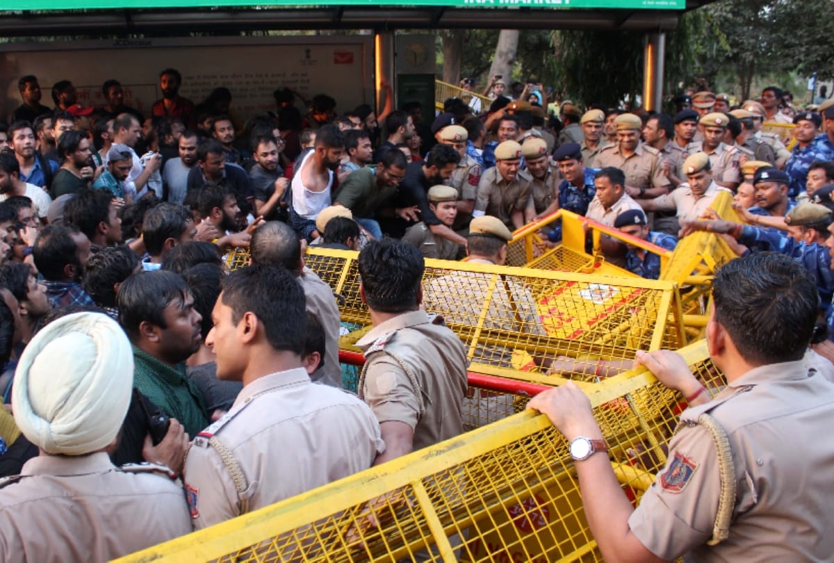 jnu: when students protested then police did lathi charge near parliament house