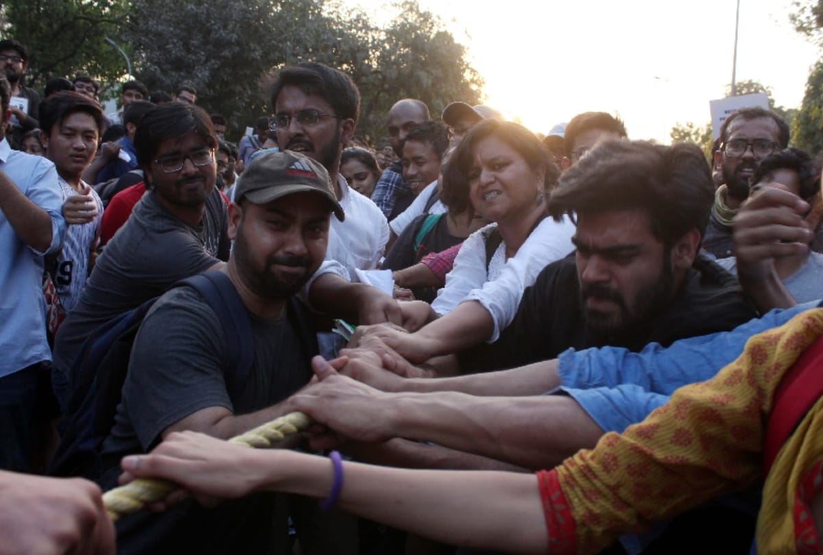 jnu: when students protested then police did lathi charge near parliament house