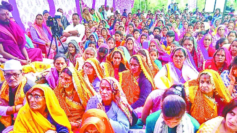 temples crowded with devotees at the holy occasion of navratra