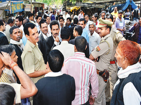 police caught young girl from lawyer office, protest