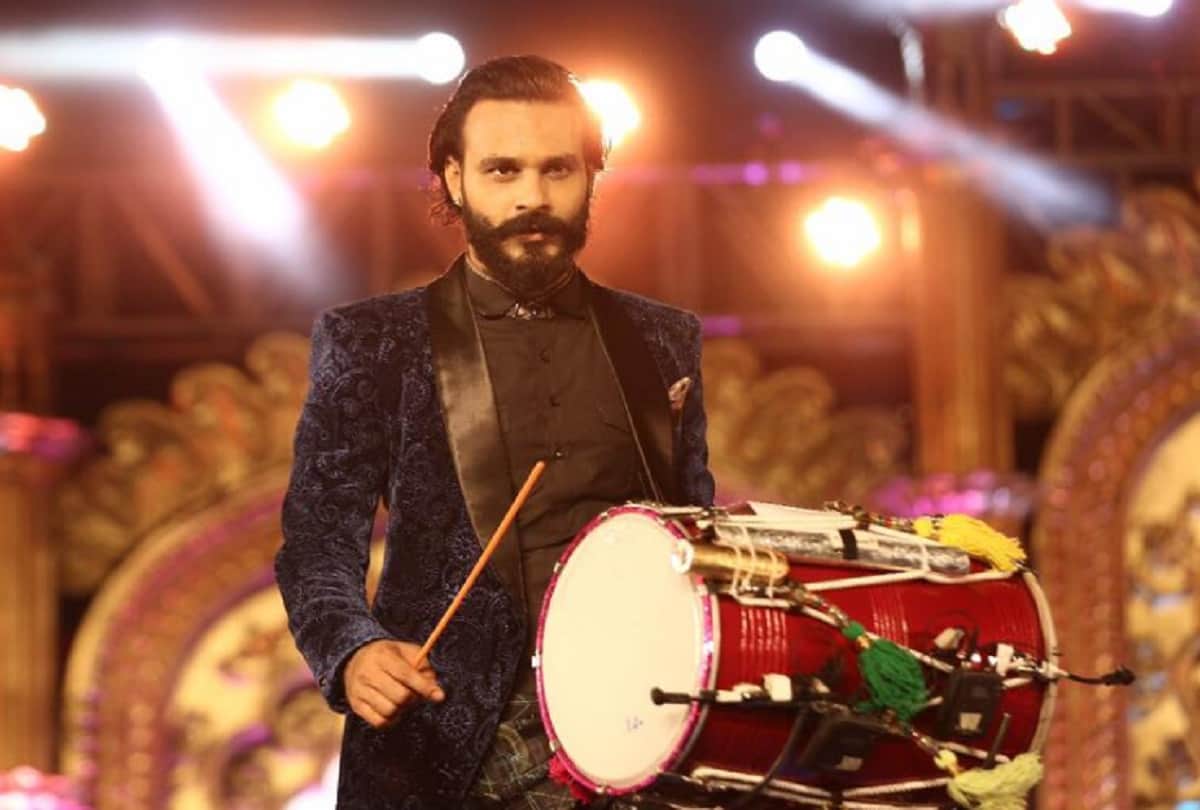 Singer Nainik Nagada may seen in Bigg Boss season 12 as a commoner