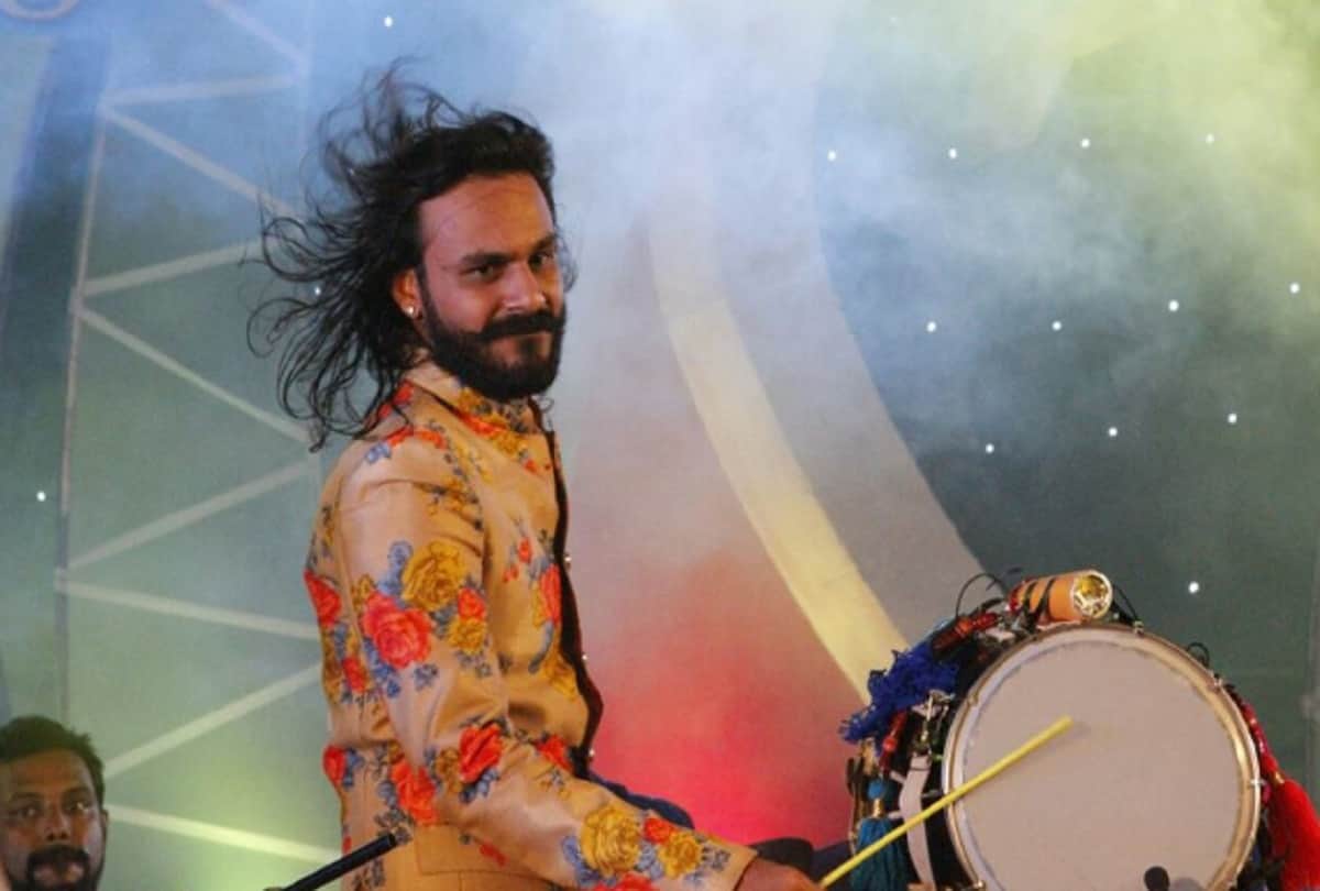 Singer Nainik Nagada may seen in Bigg Boss season 12 as a commoner