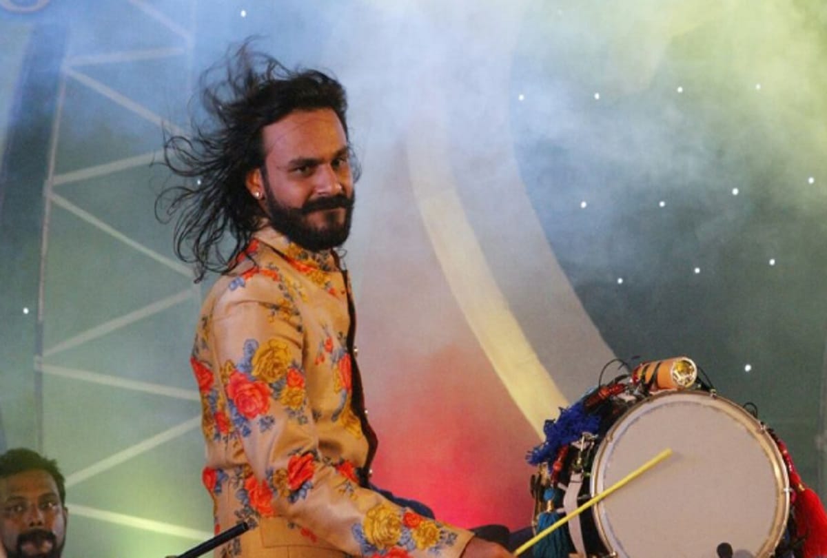 Singer Nainik Nagada may seen in Bigg Boss season 12 as a commoner