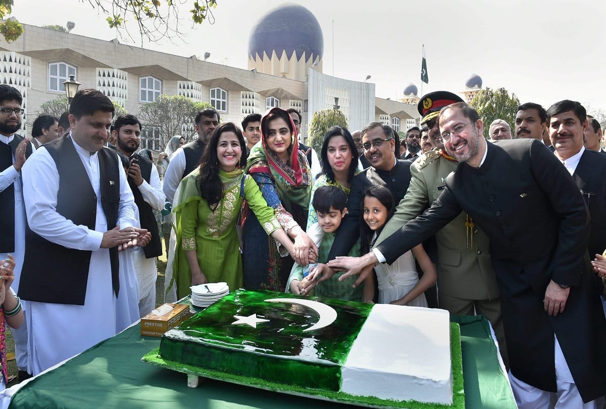 Pak celebrated National Day 2018, despite three times defeat challenge India on Kashmir