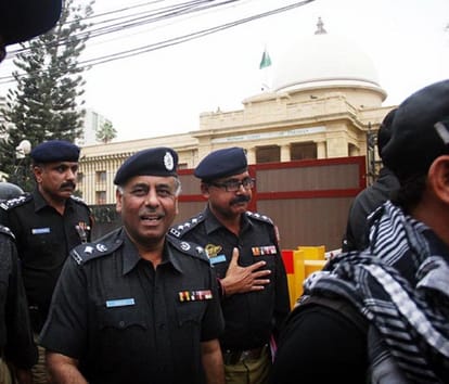 police officer of pakistan who killed 444 people in 192 encounters