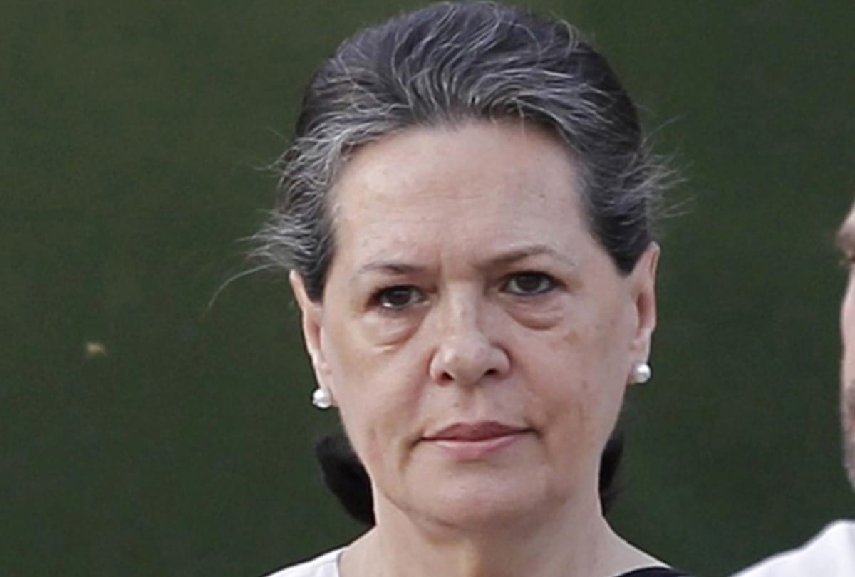 sonia gandhi wrote letter and pay homage to sushma swaraj