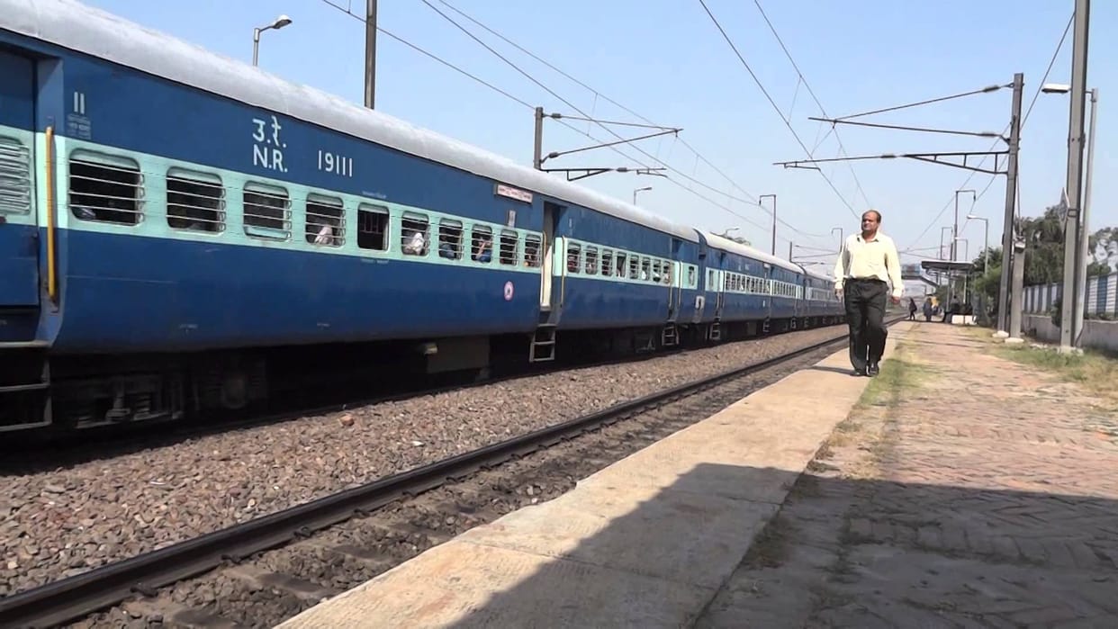passengers will not get the facility of table in sleeper coach of train