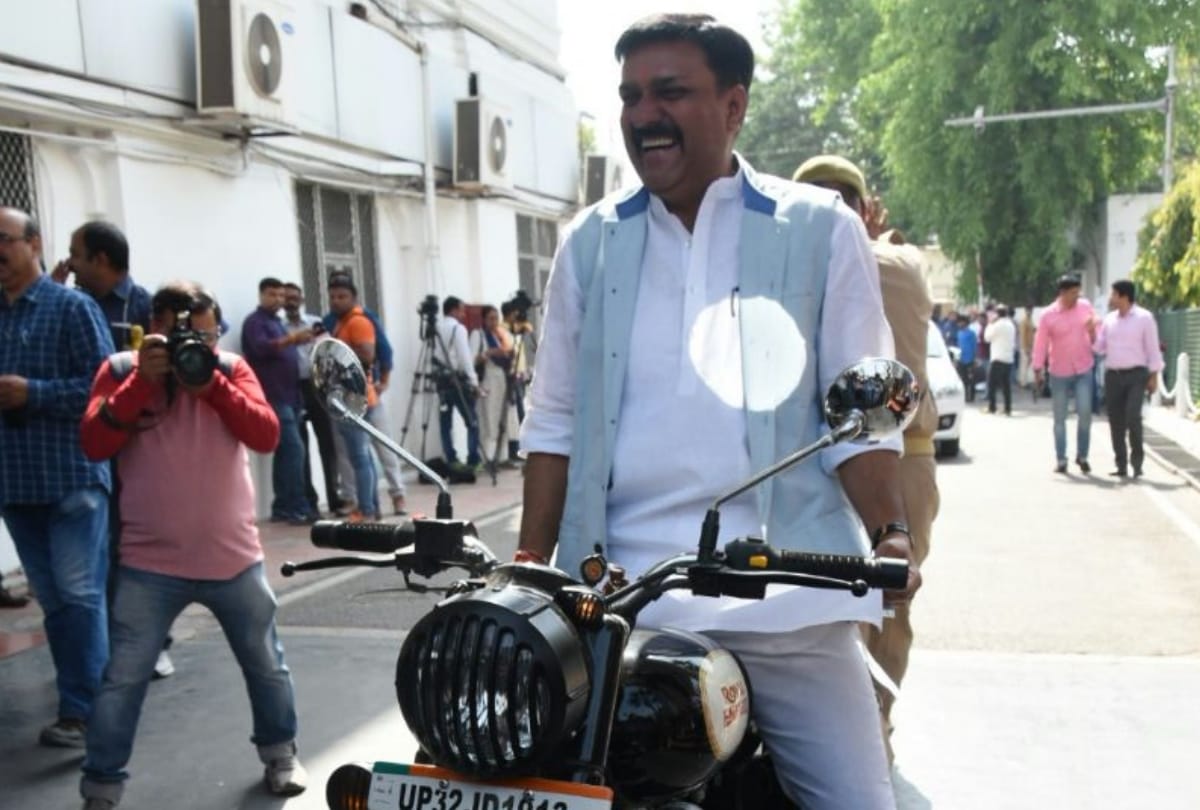 pics of rajya sabha election in UP