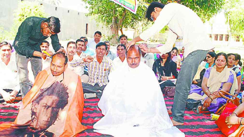 Teachers protest in shamli