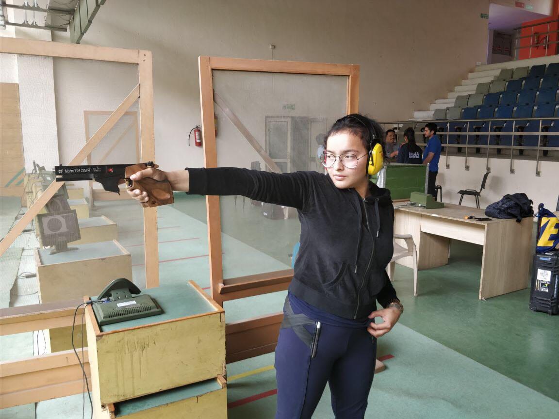 jaspal rana daughter devanshi rana wins gold in shooting world cup 