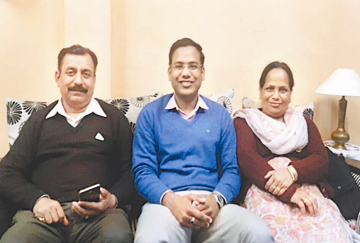 HPAS topper Paras Aggarwal