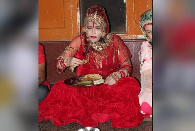 Radhe Maa in Golden Temple Amritsar