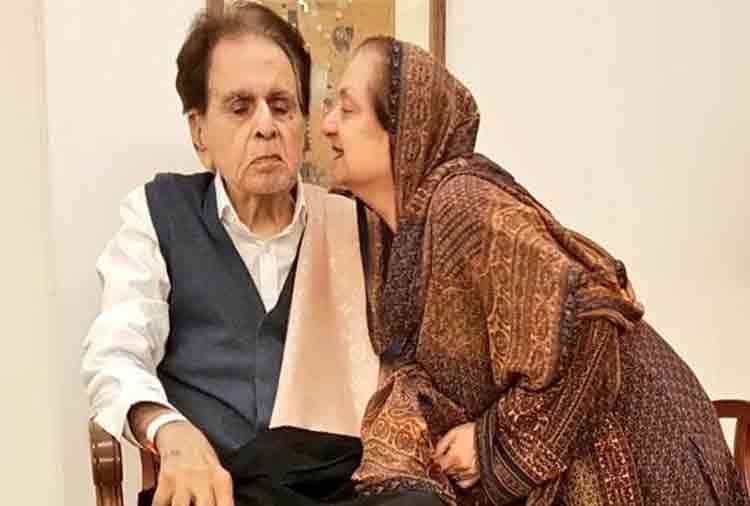 dilip kumar was shocked to see a girl lying on his bed autobiography story