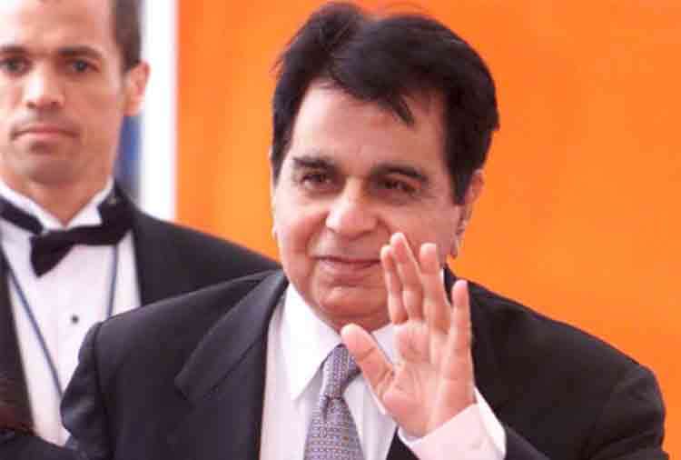 dilip kumar was shocked to see a girl lying on his bed autobiography story