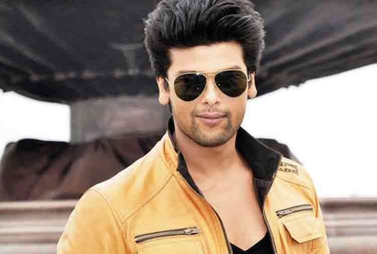 kushal tandon female fan slits her wrist for his love show in social media