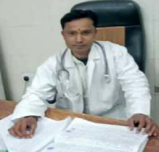 cleaner held for wearing apren of doctor