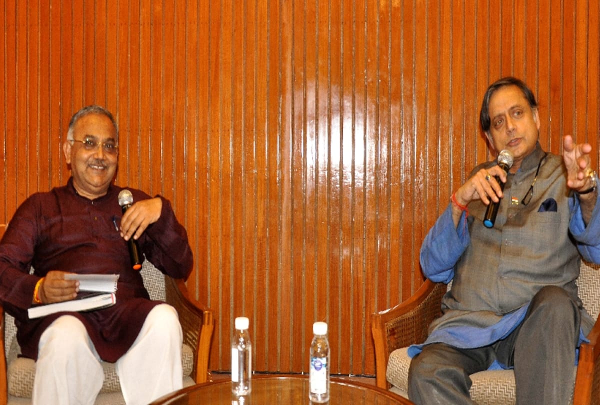 amar ujala new series: shashi tharoor talks on his book andhkaar kaal gives view on british india