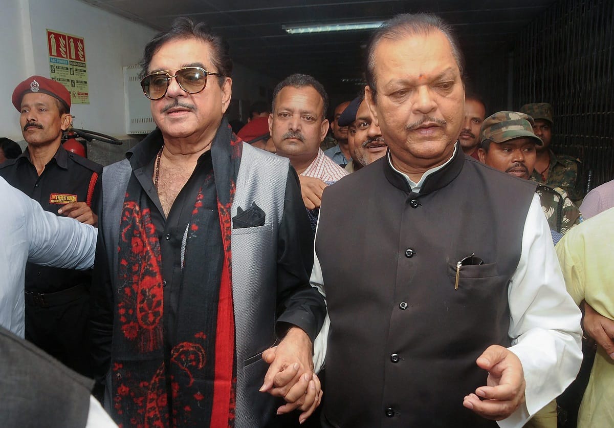 Shatrughan sinha meets lalu prasad yadav in ranchi after fodder scam verdict 