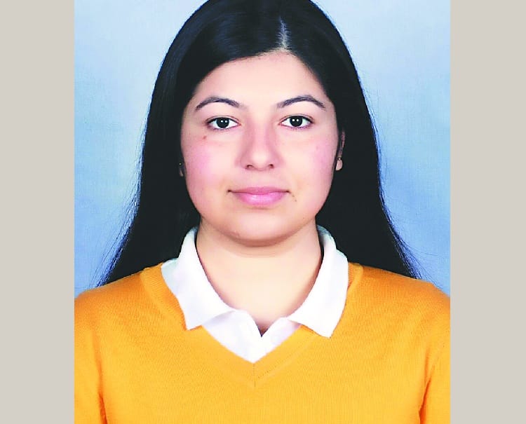 सुरभी ने एचएएस की परीक्षा की पास