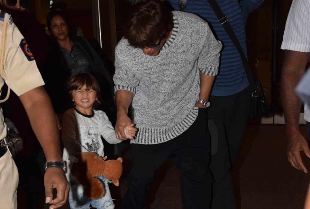 shah rukh khan and abram are back from vacation
