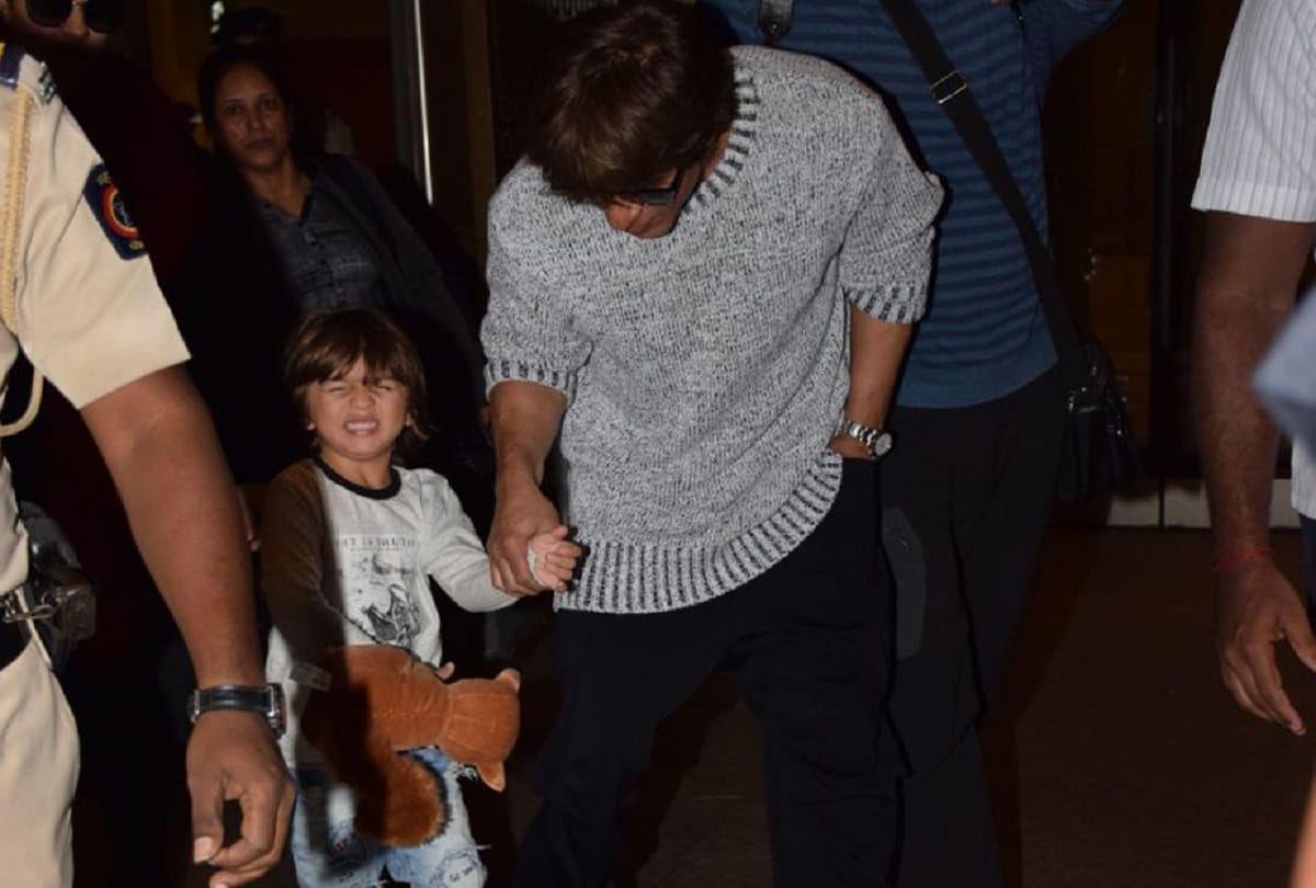shah rukh khan and abram are back from vacation
