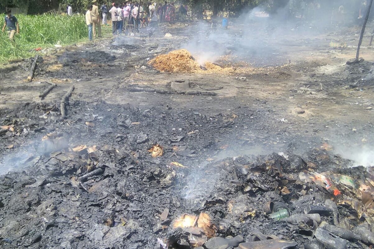jhuggi caught fire in thakurgunj lucknow 