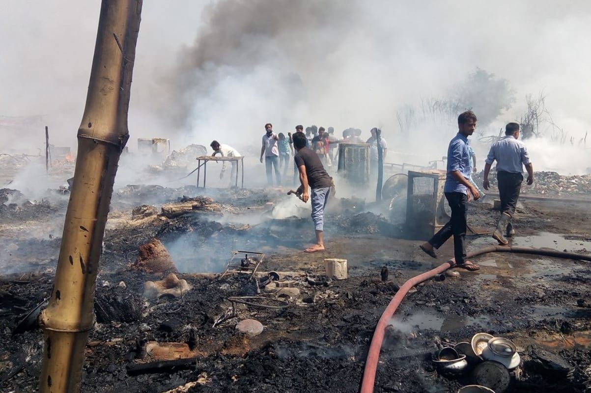 jhuggi caught fire in thakurgunj lucknow 