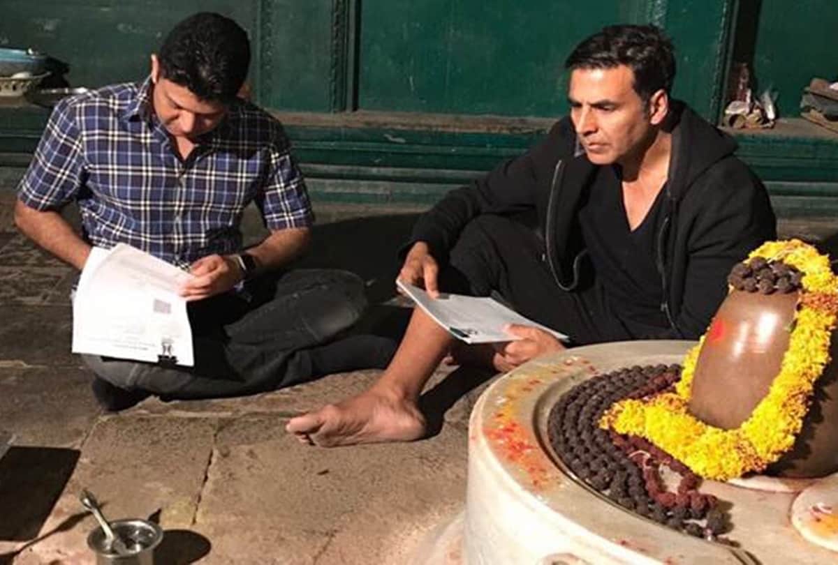 bhushan kumar says i want actor bigger than Akshay Kumar in Gulshan Kumar biopic