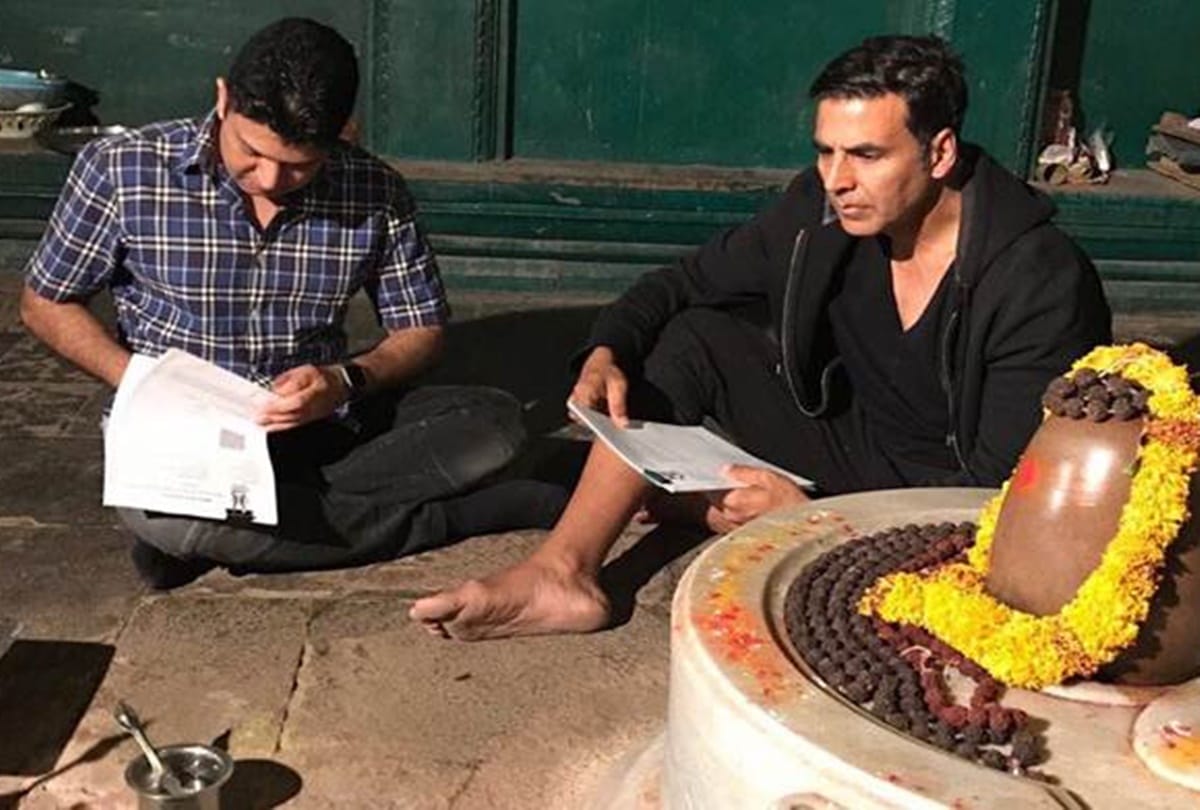 bhushan kumar says i want actor bigger than Akshay Kumar in Gulshan Kumar biopic
